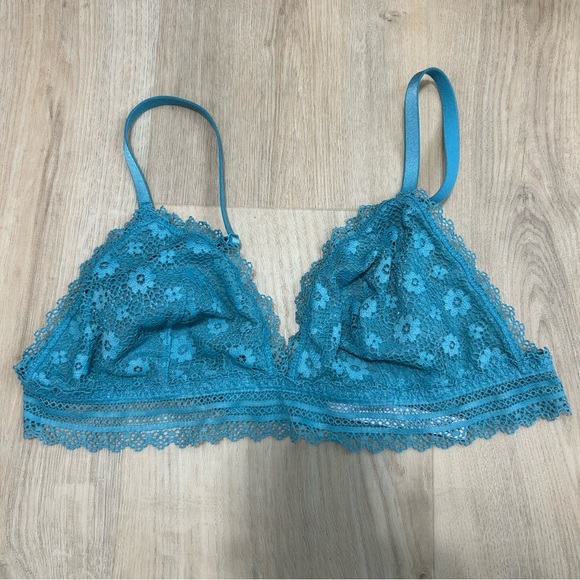 Victoria's Secret Teal Blue Lace Bralette Women’s Size Large - Picture 1 of 4